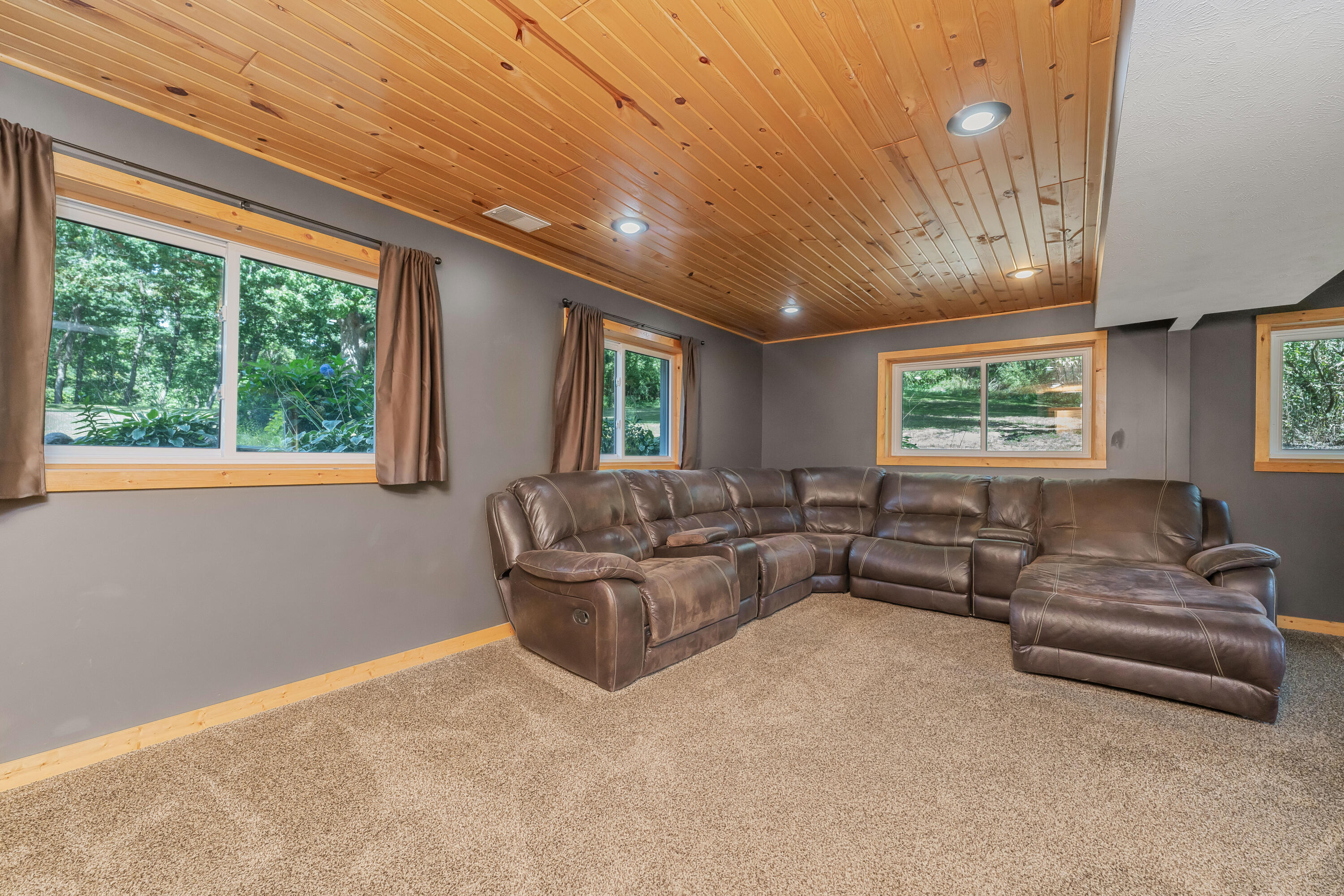 2330 East Baseline Road Plainwell, MI 49080 - Photo 17 of 32 DSC05815