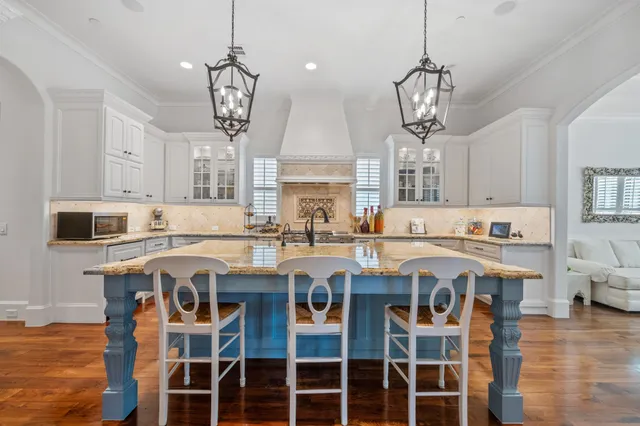 $1,899,000 | 4511 Merrie Lane, Bellaire, TX 77401