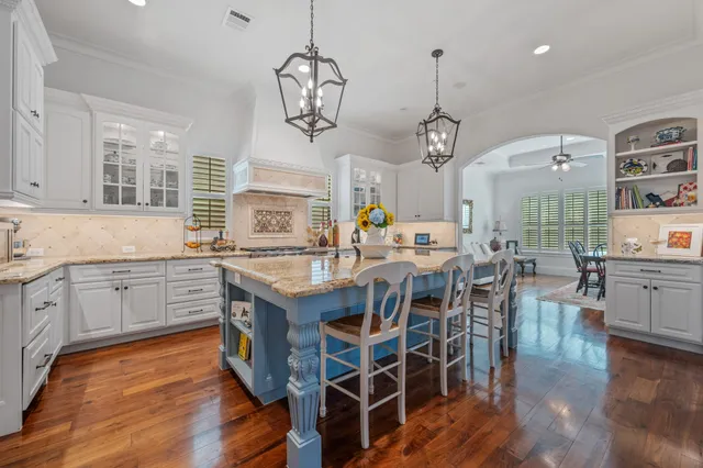 $1,899,000 | 4511 Merrie Lane, Bellaire, TX 77401