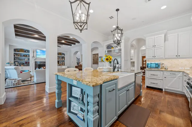 $1,899,000 | 4511 Merrie Lane, Bellaire, TX 77401