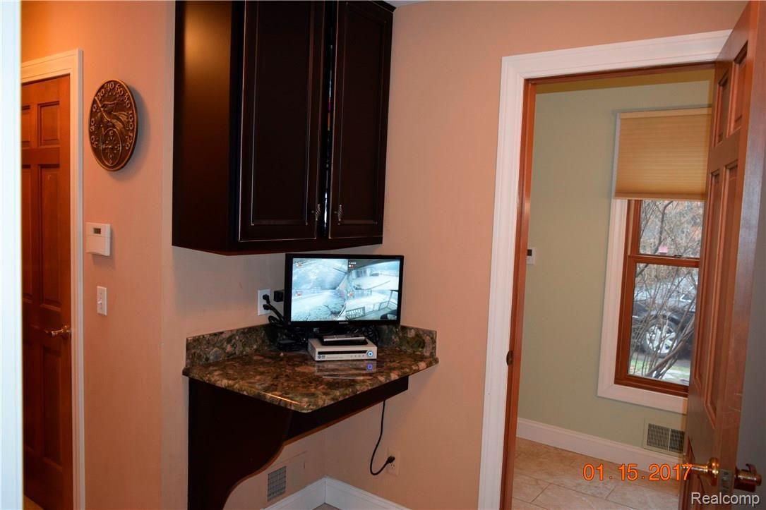 8708 Clement Road Clarkston, MI 48346 - Photo 16 of 27 _DSC0017 - Copy.JPG