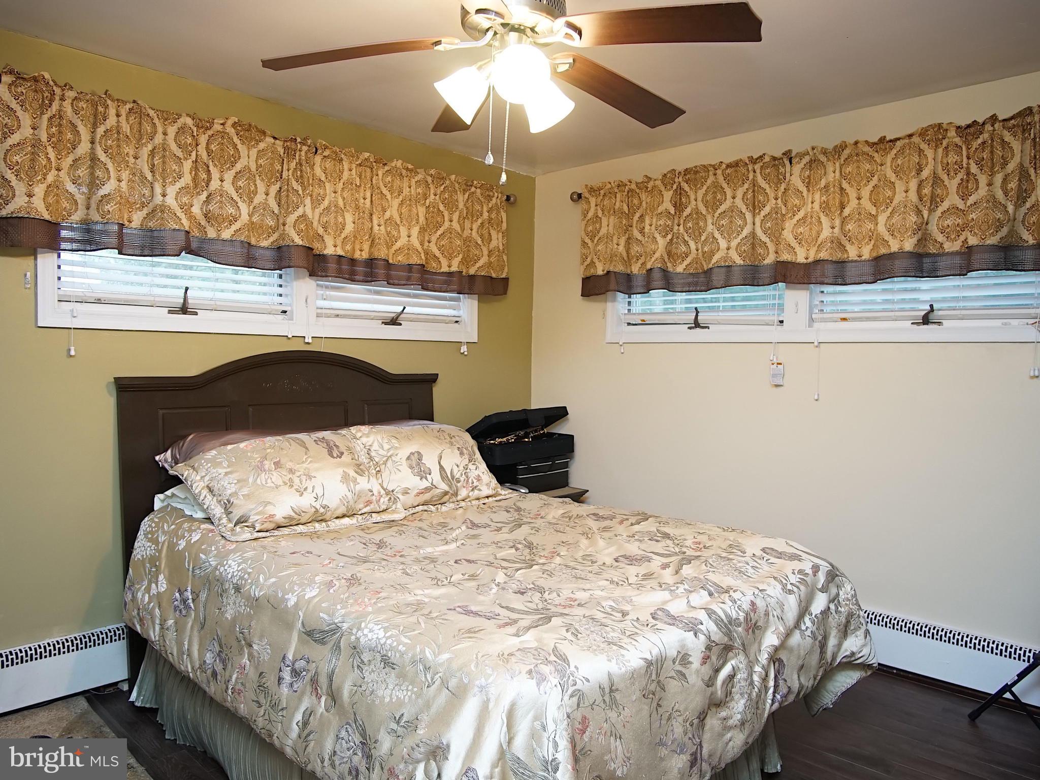 25 Cedarhill Road Randallstown, MD 21133 - Photo 14 of 37 3rd Bedroom view