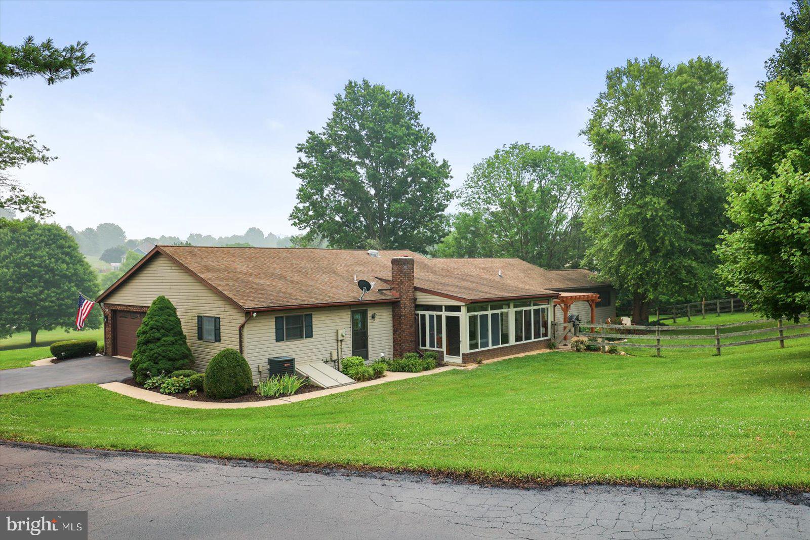 530 Dietz Road York, PA 17402 - Photo 4 of 57 Gallery Image 4