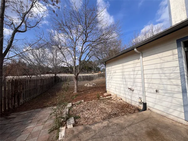 $1,595 | 433 Sailmaster Street, Unit A, Lakeway, TX 78734