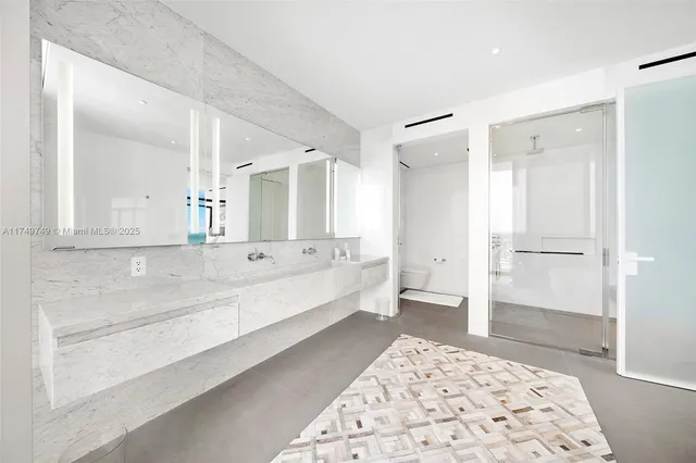 $22,500 | 2000 South Ocean Drive, Unit 22B, Hallandale Beach, FL 33009