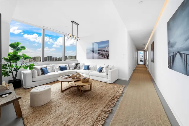 $22,500 | 2000 South Ocean Drive, Unit 22B, Hallandale Beach, FL 33009