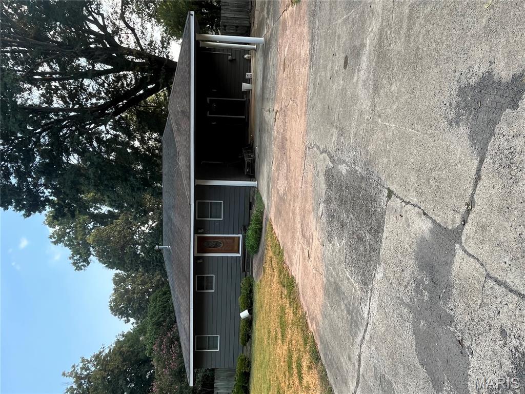 312 Missouri Street Steele, MO 63877 - Photo 3 of 22