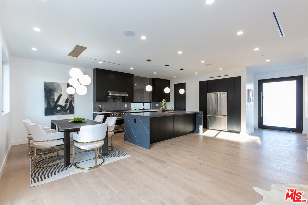 2415 Glyndon Avenue Venice, CA 90291 - Photo 13 of 35