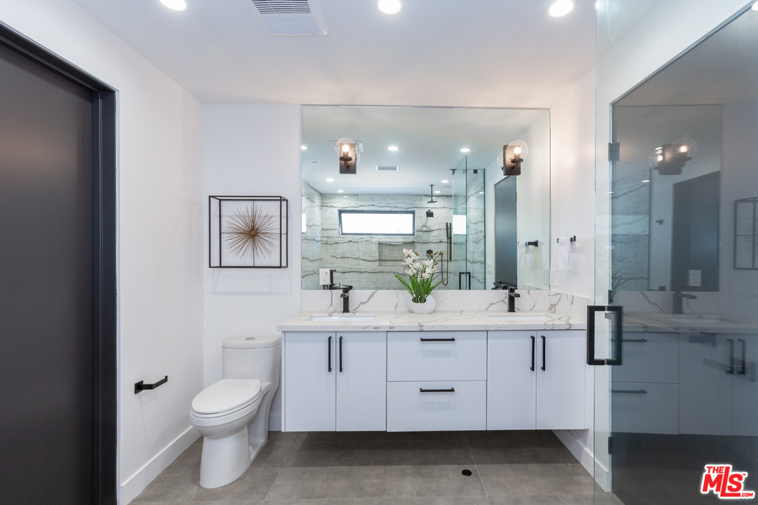 2415 Glyndon Avenue Venice, CA 90291 - Photo 21 of 35