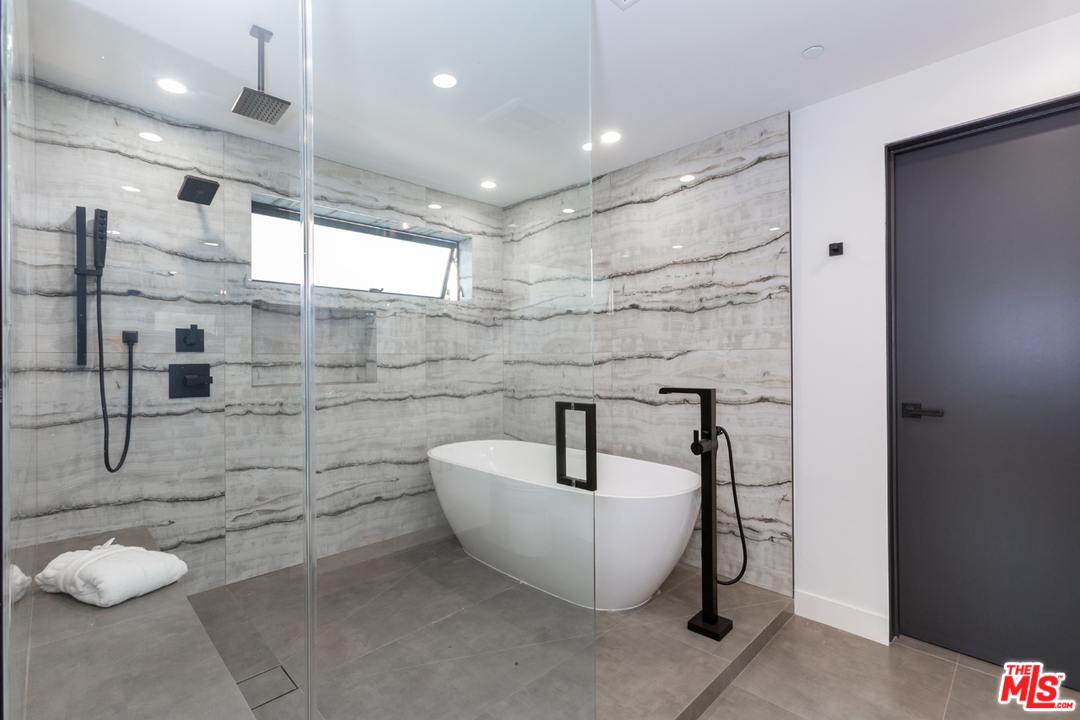 2415 Glyndon Avenue Venice, CA 90291 - Photo 23 of 35