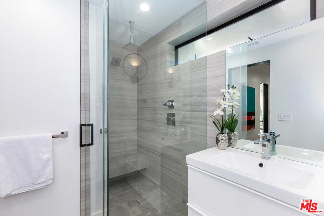 2415 Glyndon Avenue Venice, CA 90291 - Photo 26 of 35