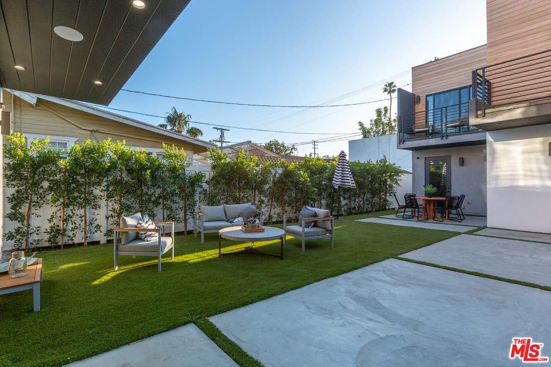 2415 Glyndon Avenue Venice, CA 90291 - Photo 28 of 35