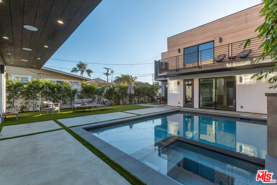 2415 Glyndon Avenue Venice, CA 90291 - Photo 29 of 35