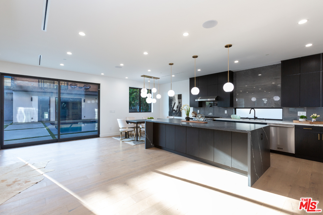 2415 Glyndon Avenue Venice, CA 90291 - Photo 8 of 35