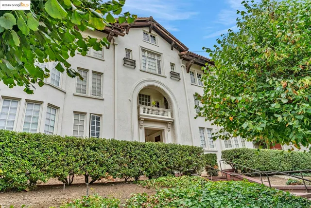 a view of a white building