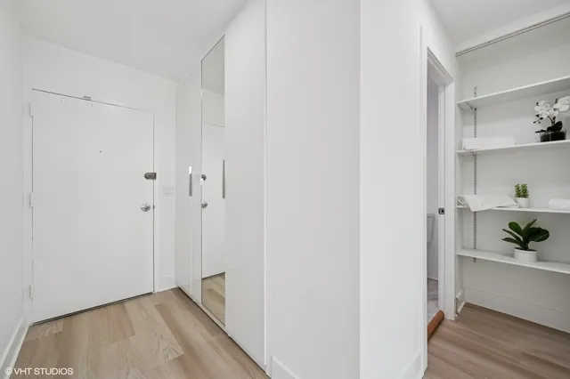 $3,300 | 1255 North Sandburg Terrace, Unit 503, Chicago, IL 60610