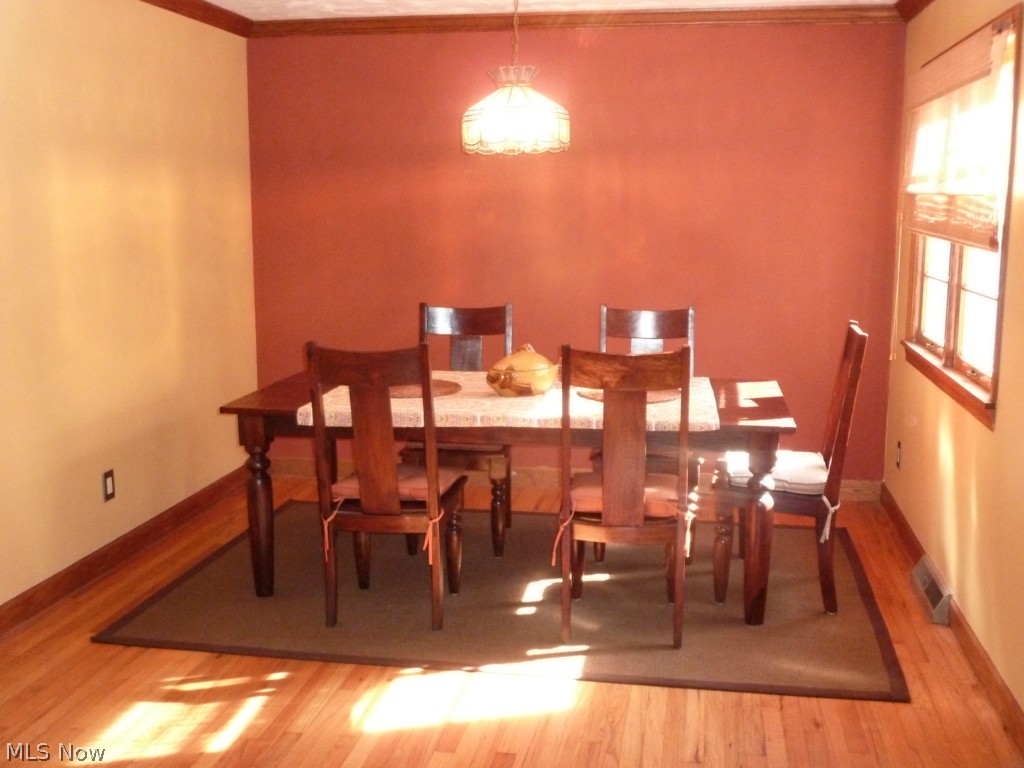 11597 Sperry Road Chesterland, OH 44026 - Photo 13 of 25 Intimate Dining Room Open to Living Room .... Let's Dine!