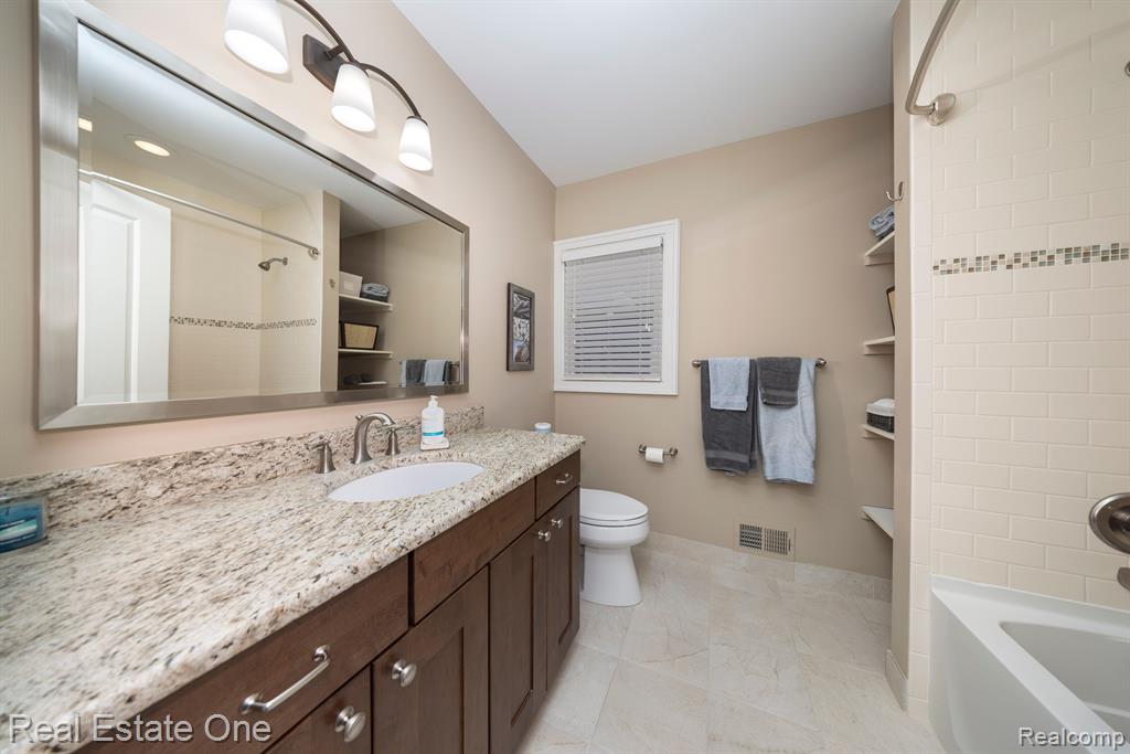 421 North Castell Avenue Rochester, MI 48307 - Photo 25 of 50