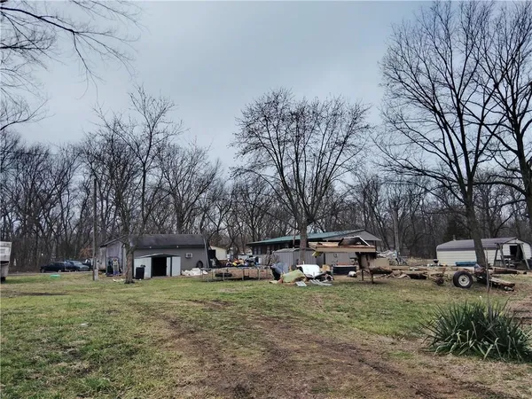 $1 | 1 Walleye Drive, Mound City, KS 66056