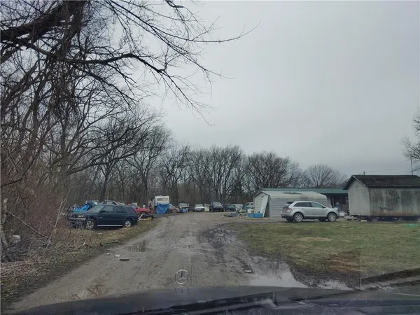 $1 | 1 Walleye Drive, Mound City, KS 66056