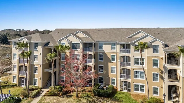 $185,000 | 7801 Point Meadows Drive, Unit 8202, Jacksonville, FL 32256