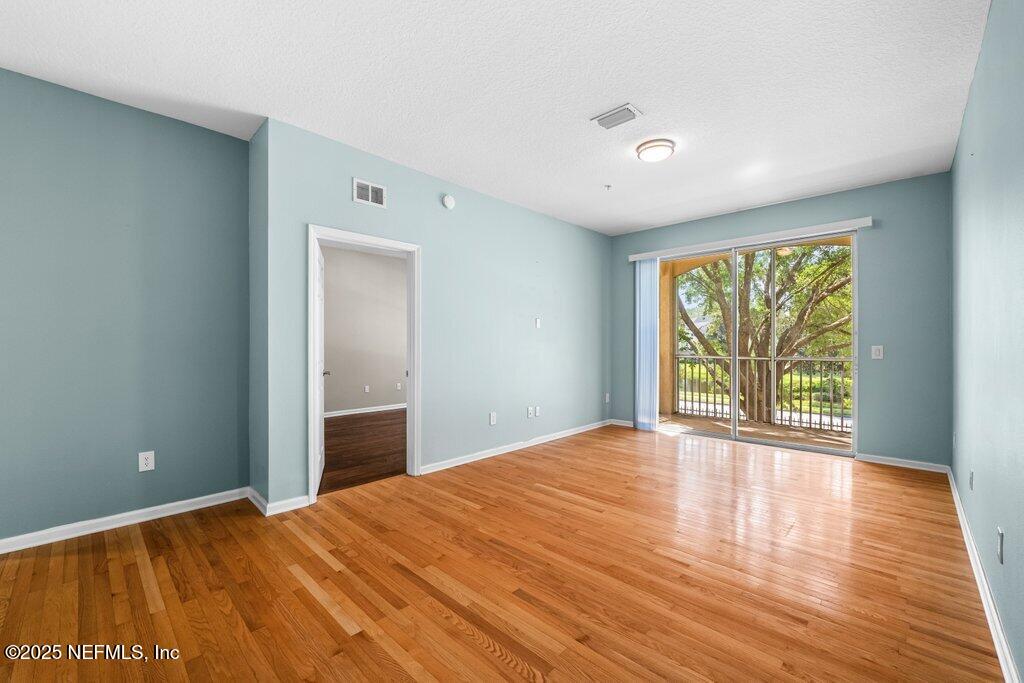 7801 Point Meadows Drive, Unit 8202 Jacksonville, FL 32256 - Photo 7 of 21 P1428946.JPG-SMALL