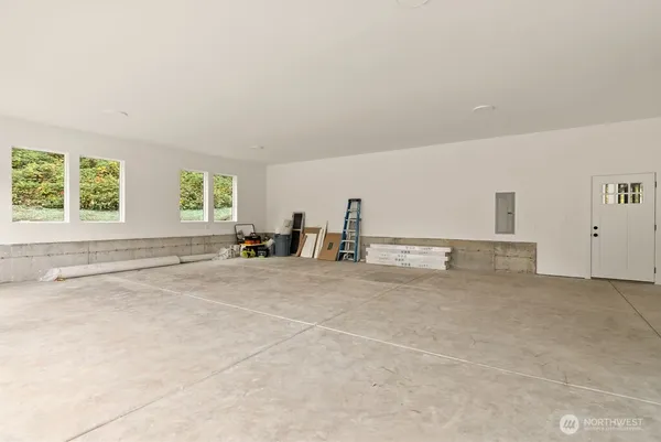 a view of a garage