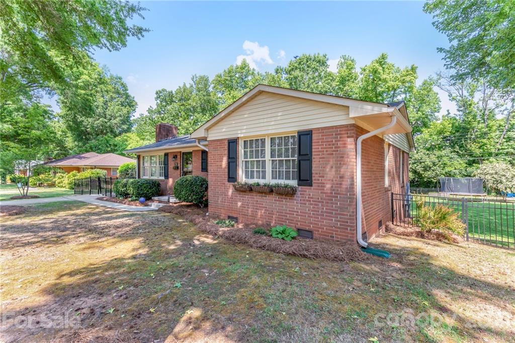 214 Rutledge Avenue Southwest Concord, NC 28025 - Photo 3 of 26 Gallery Image 3