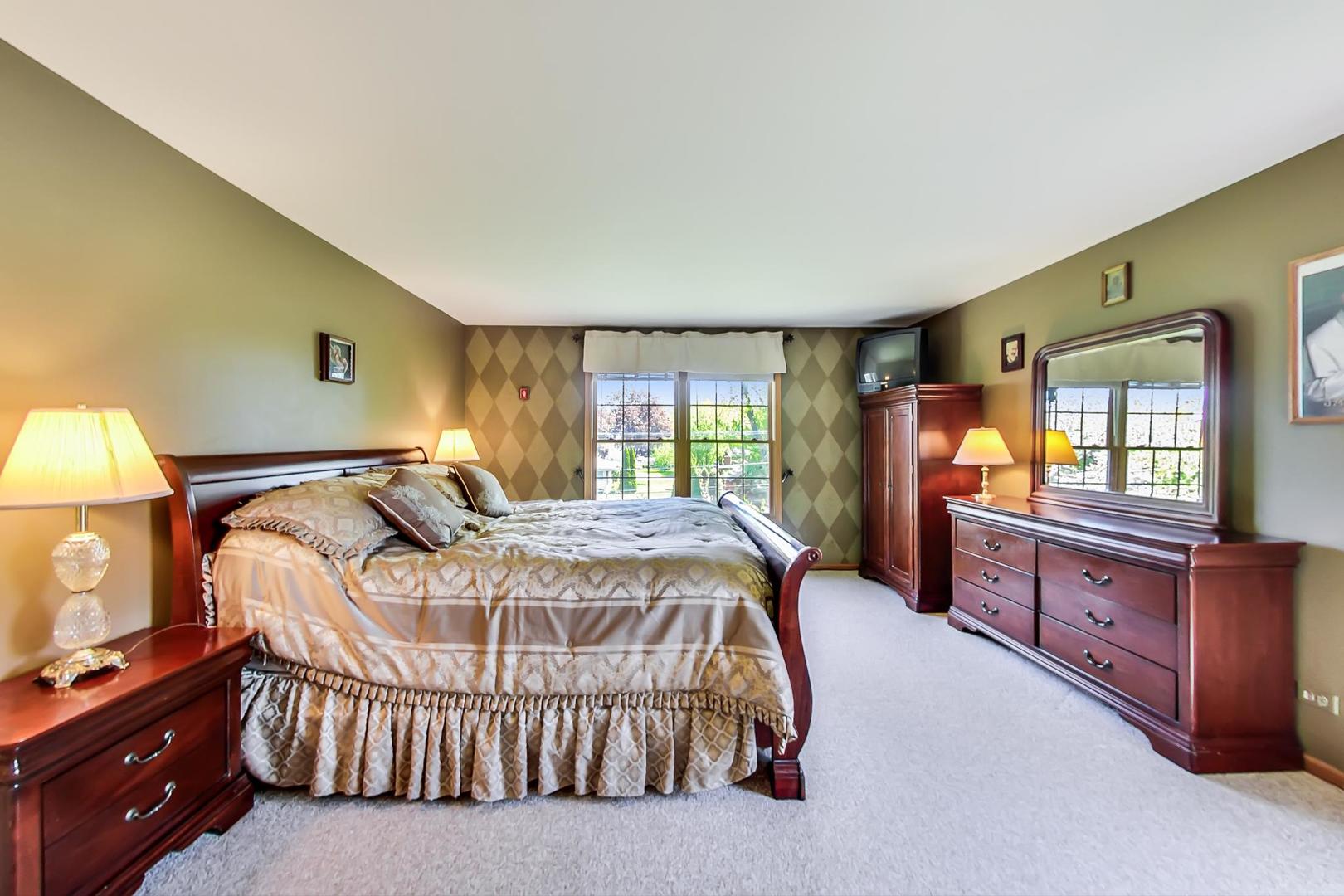 1117 South Elmhurst Road Wheeling, IL 60090 - Photo 16 of 28