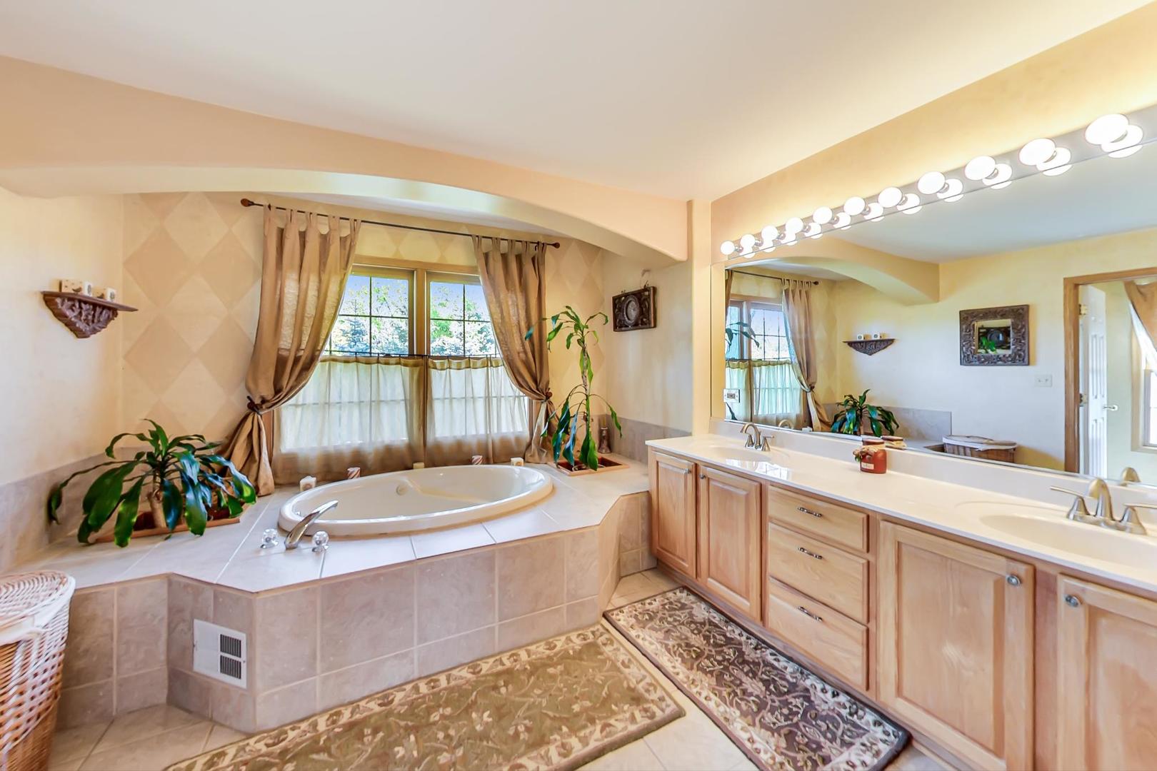 1117 South Elmhurst Road Wheeling, IL 60090 - Photo 17 of 28