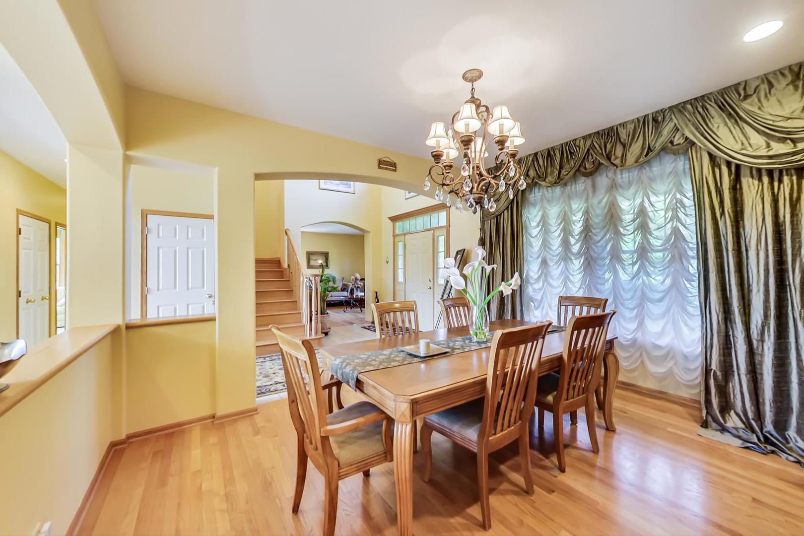 1117 South Elmhurst Road Wheeling, IL 60090 - Photo 5 of 28