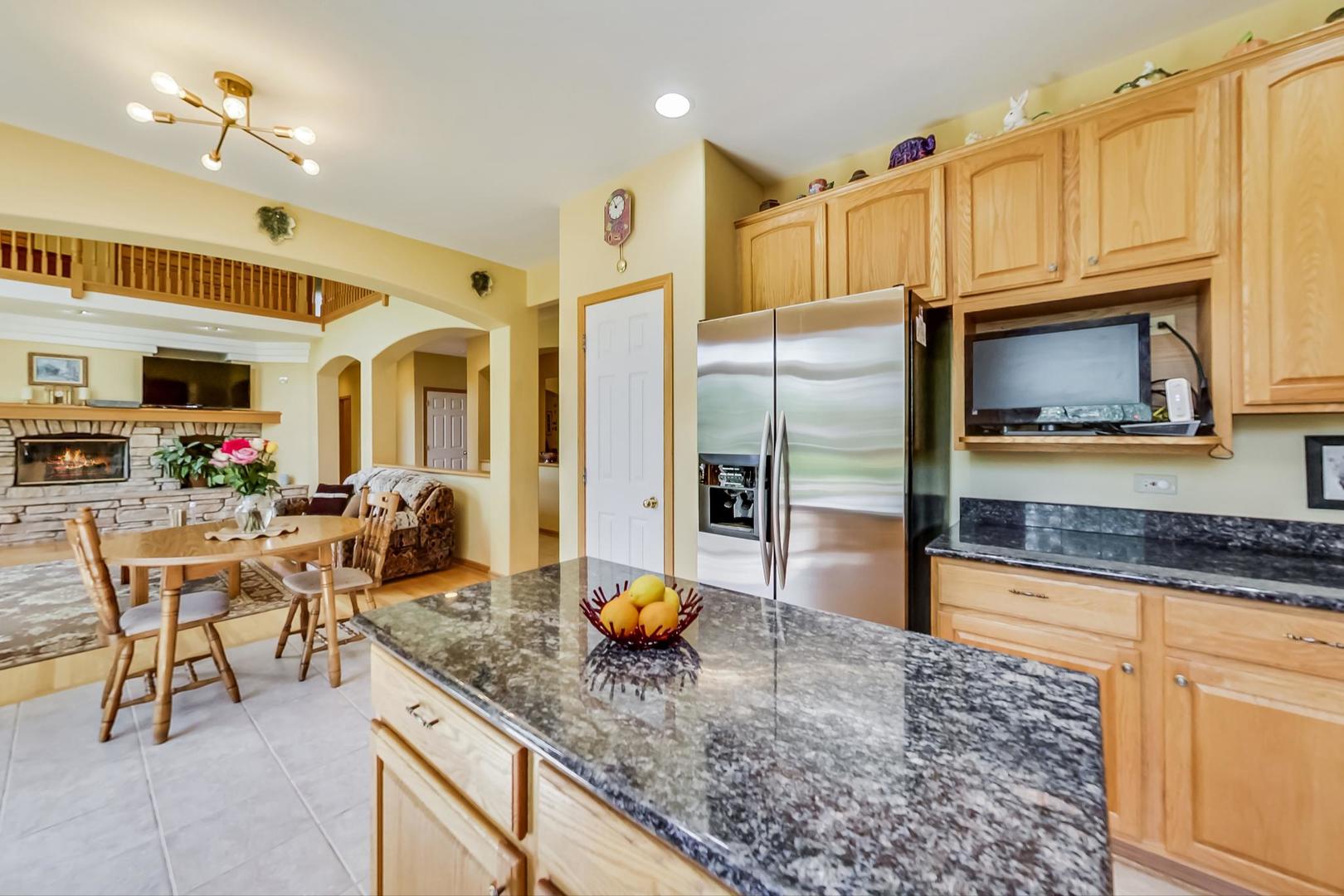 1117 South Elmhurst Road Wheeling, IL 60090 - Photo 8 of 28