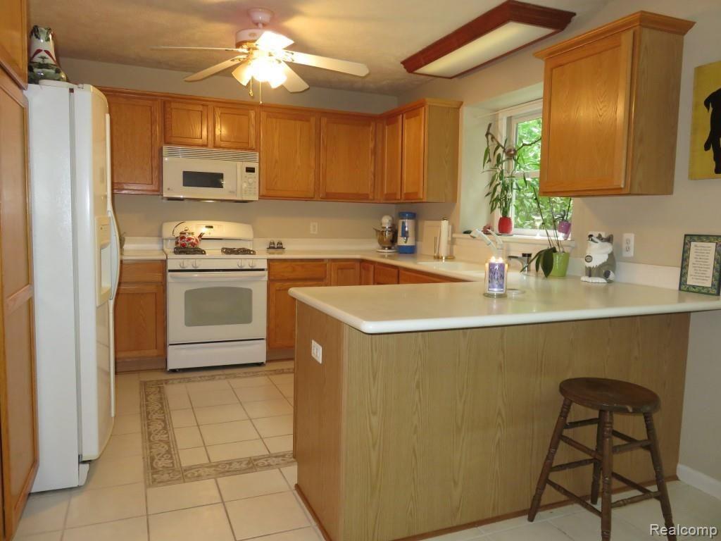 2611 Pinckney Road Howell, MI 48843 - Photo 13 of 55 Abundant cabinetry