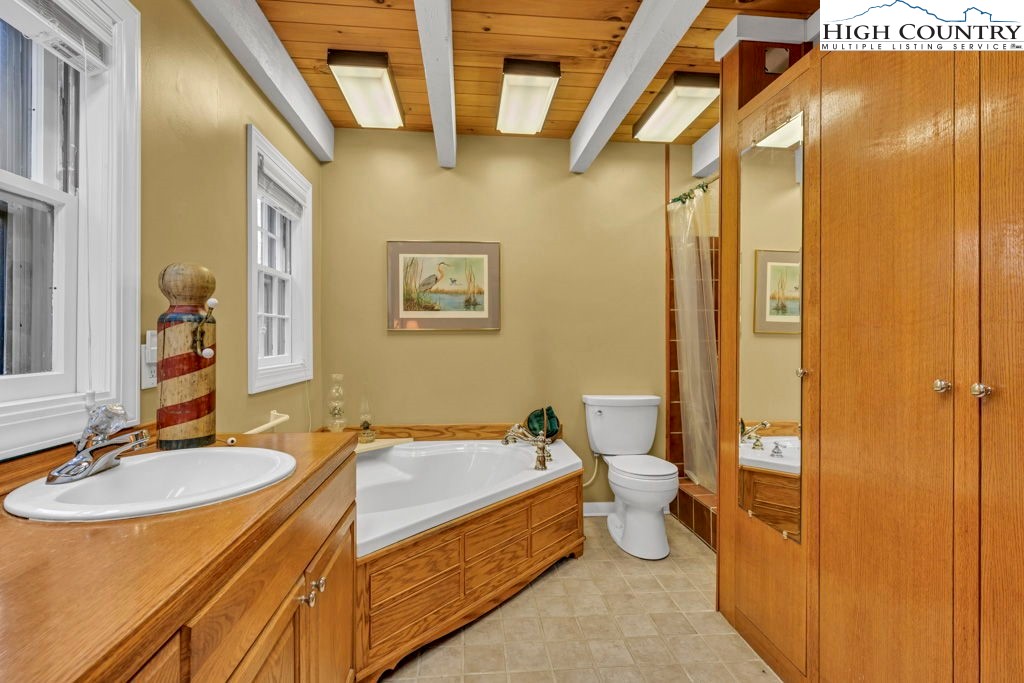 3209 Howard's Creek Road Boone, NC 28607 - Photo 13 of 32 Gallery Image 13