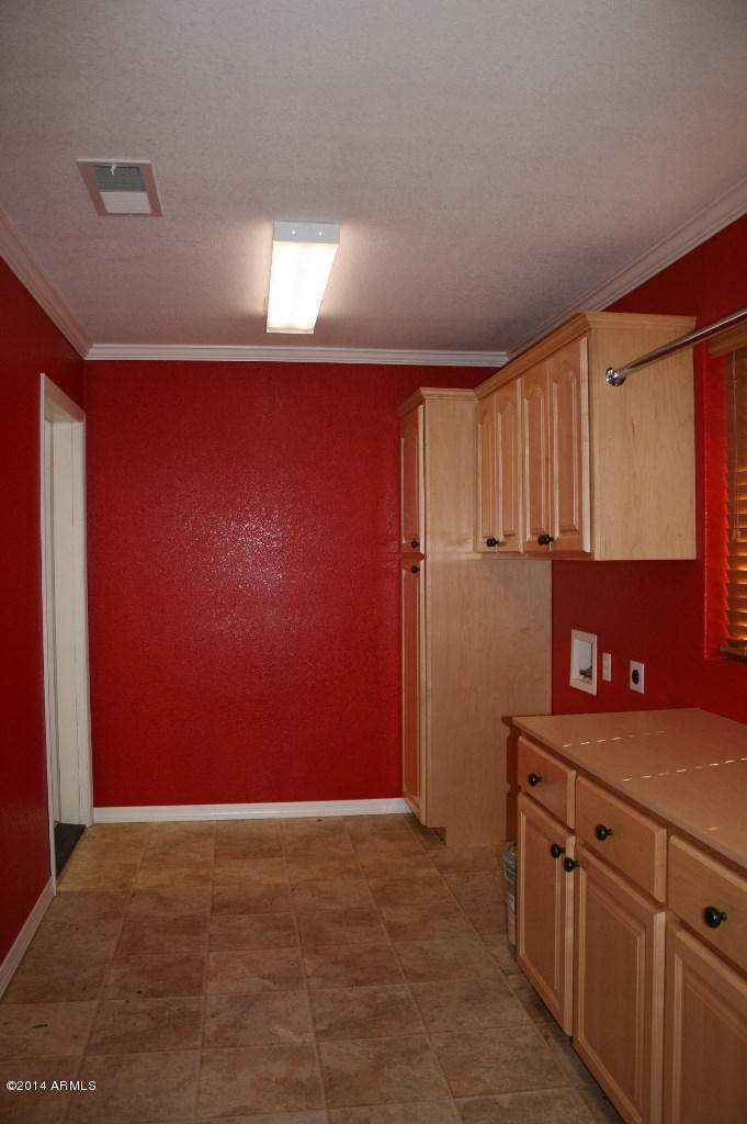 6414 Sharyn Road Pine, AZ 85544 - Photo 8 of 20 Laundry Room
