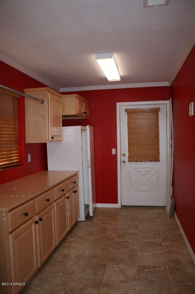 6414 Sharyn Road Pine, AZ 85544 - Photo 9 of 20 Laundry Room with access to patio