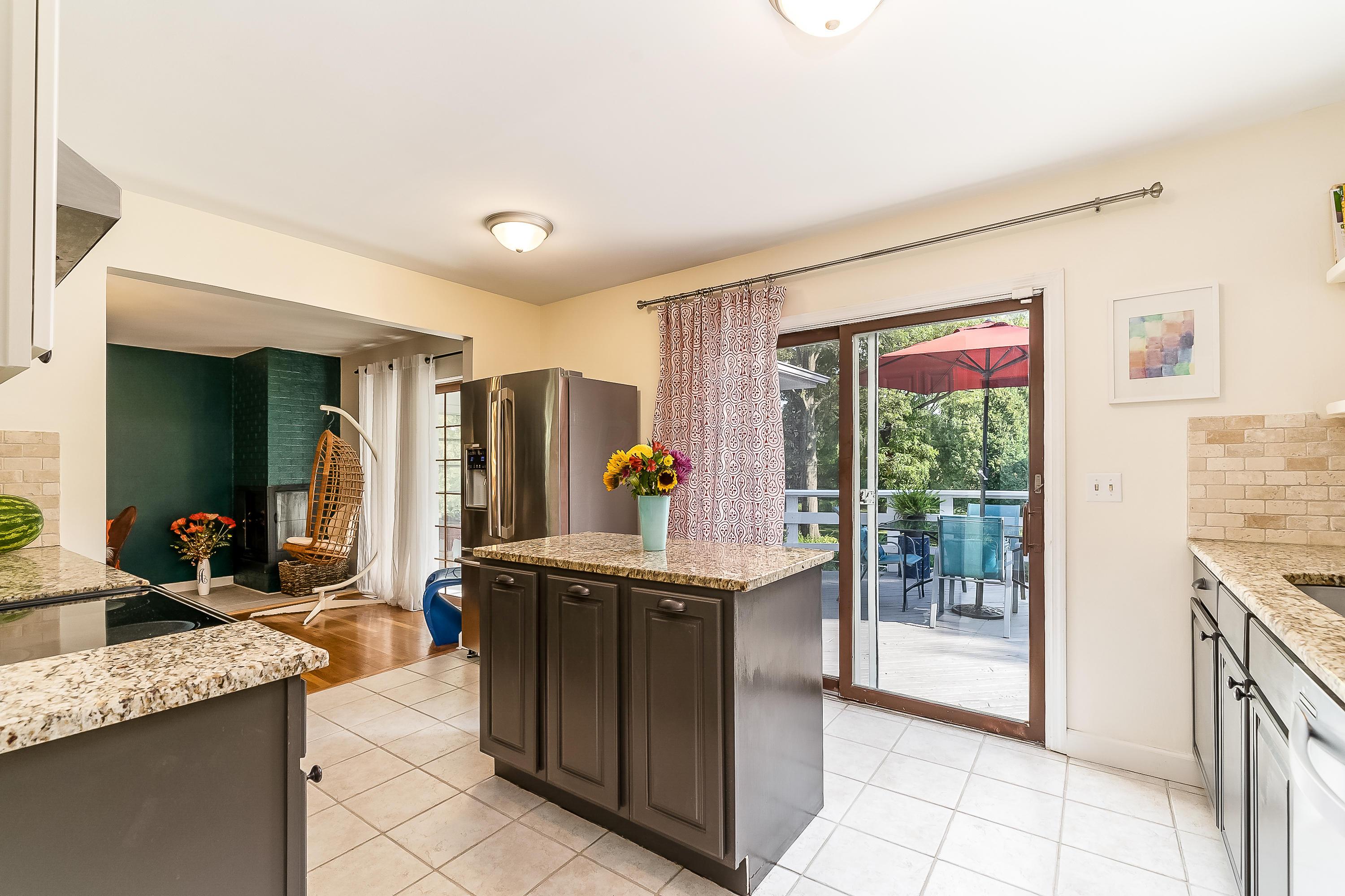 2449 Wimbledon Road Columbus, OH 43220 - Photo 30 of 43