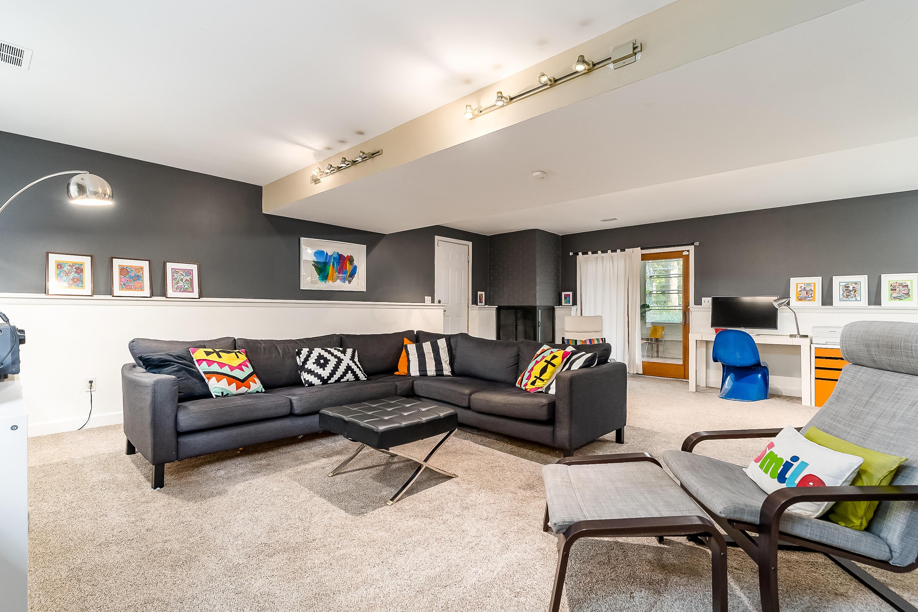 2449 Wimbledon Road Columbus, OH 43220 - Photo 32 of 43
