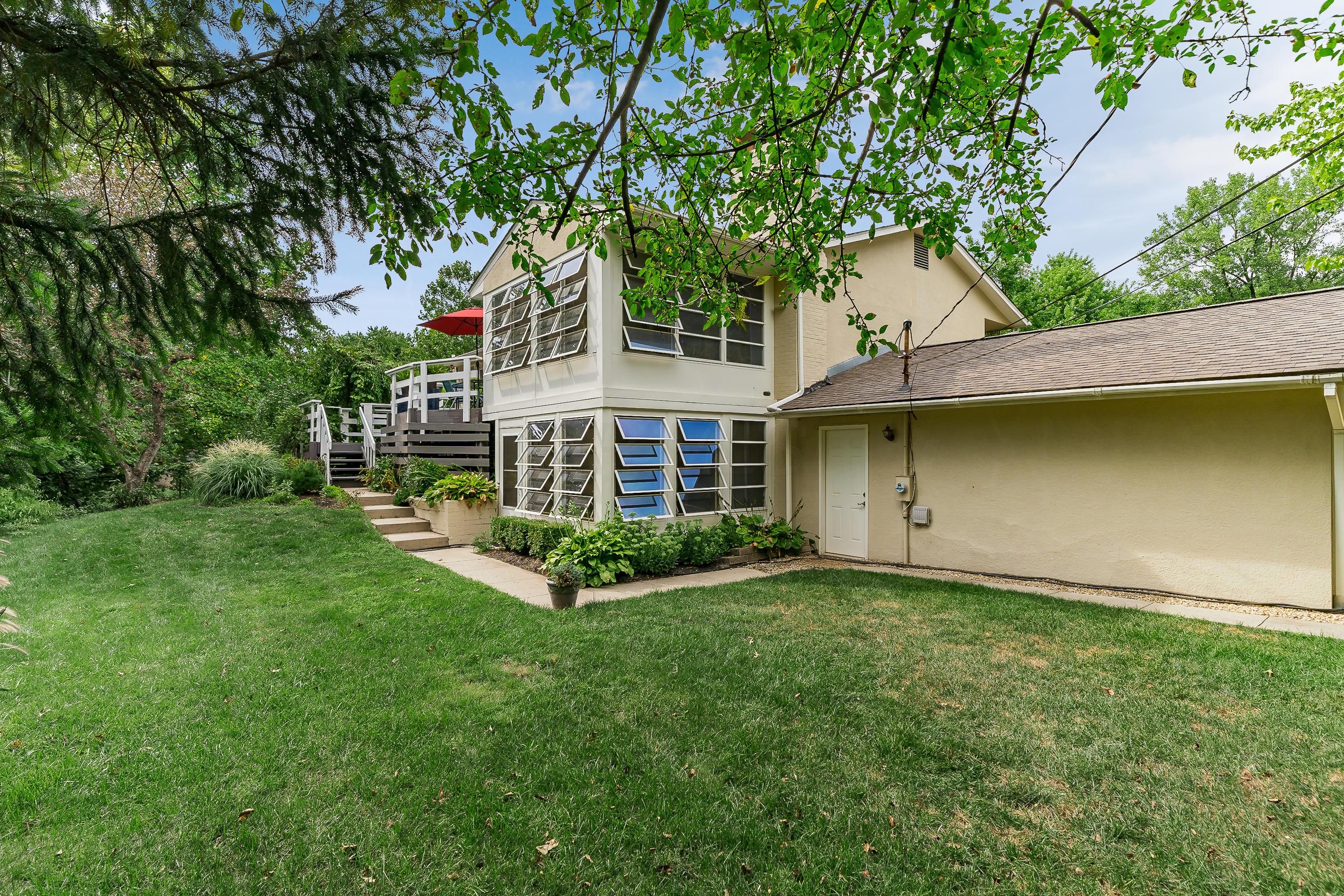 2449 Wimbledon Road Columbus, OH 43220 - Photo 39 of 43