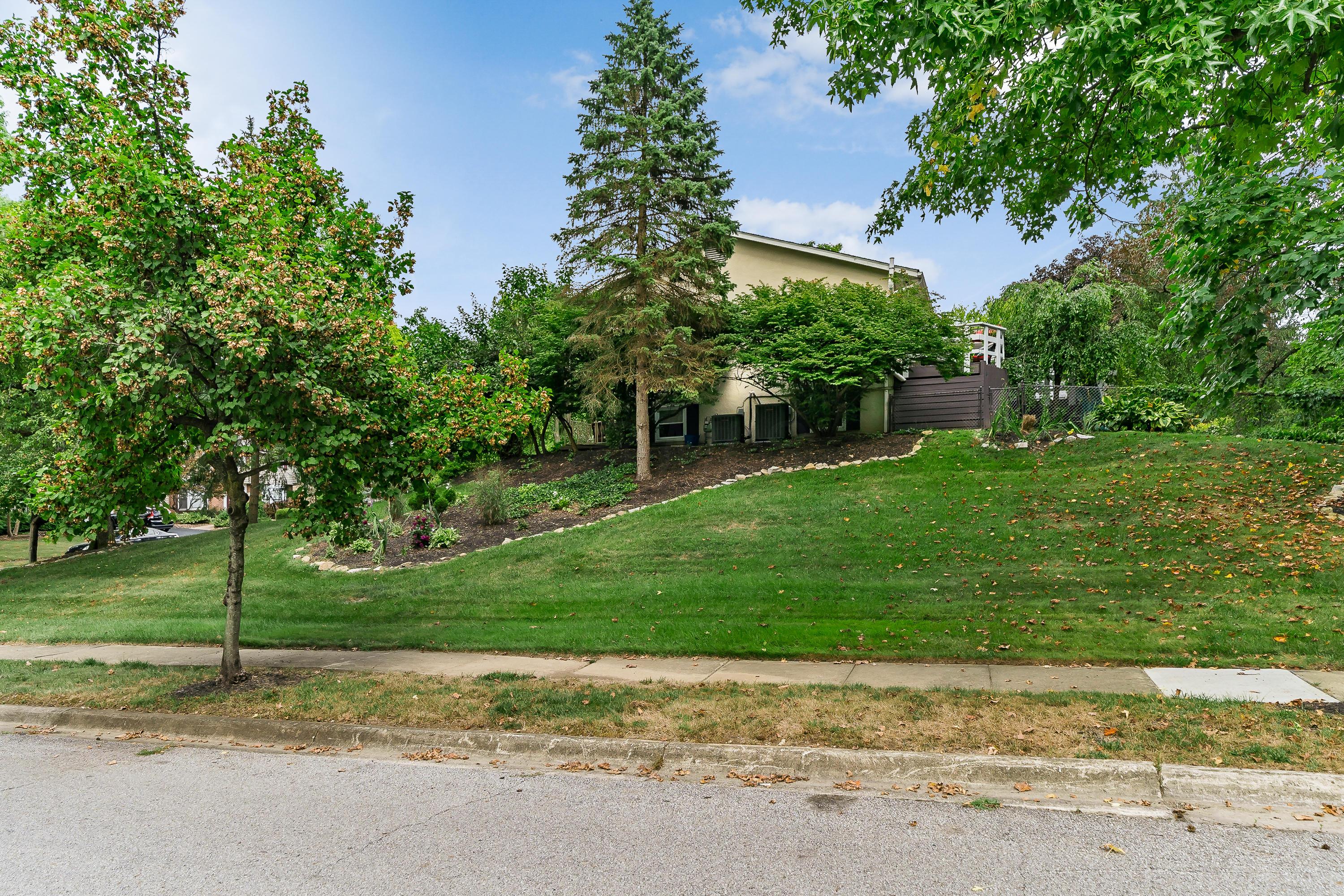 2449 Wimbledon Road Columbus, OH 43220 - Photo 43 of 43