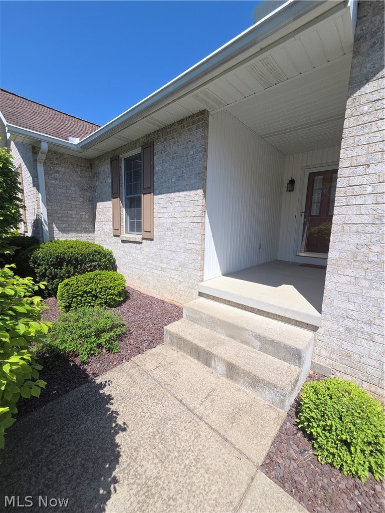 193 Mathews Road Youngstown, OH 44512 - Photo 4 of 50
