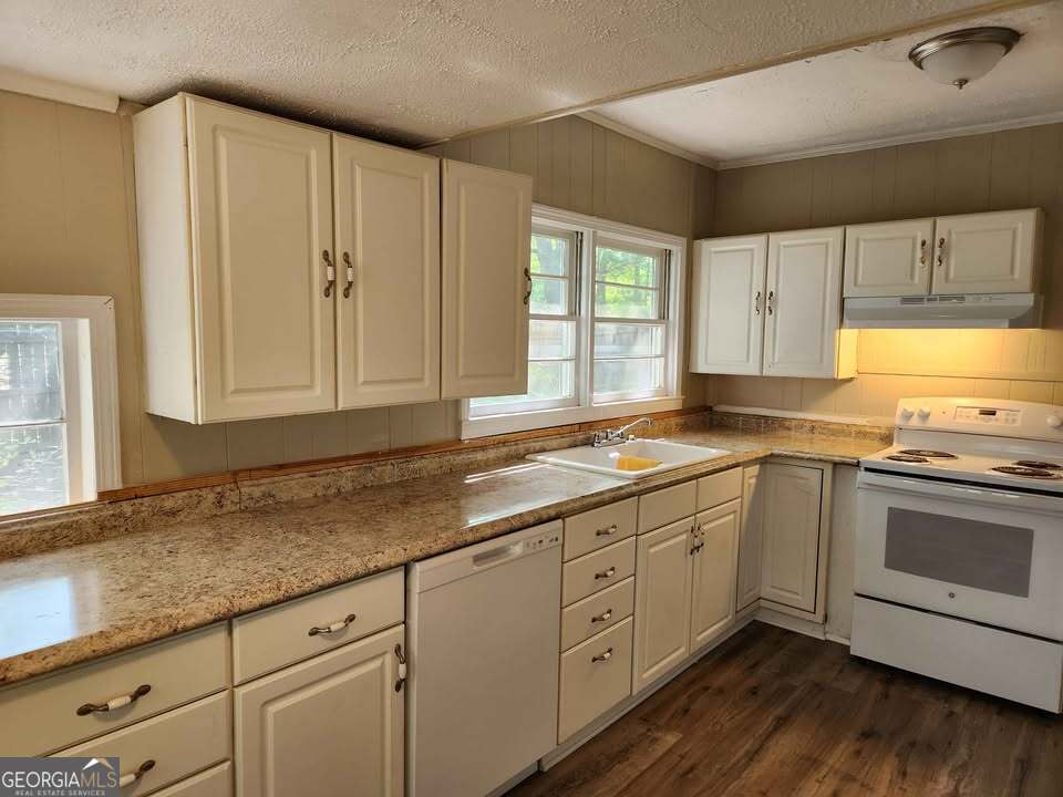 631 Davis Avenue Toccoa, GA 30577 - Photo 3 of 10