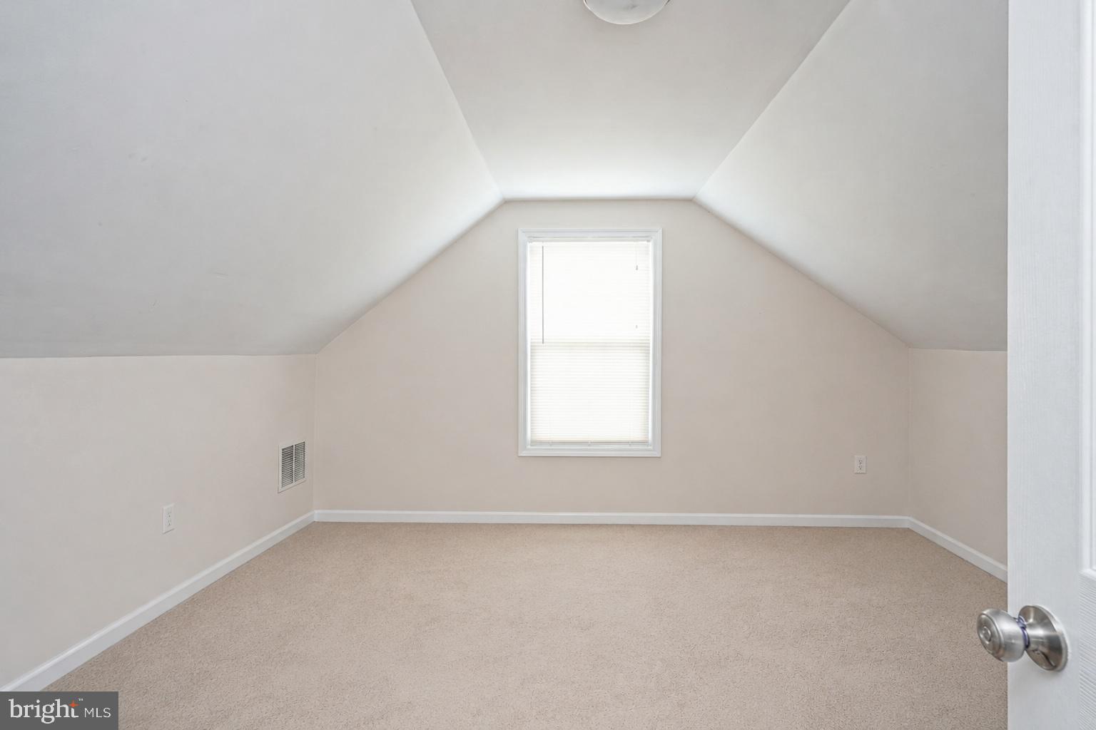 35 St Charles Place Runnemede, NJ 08078 - Photo 20 of 32 an empty room with a window