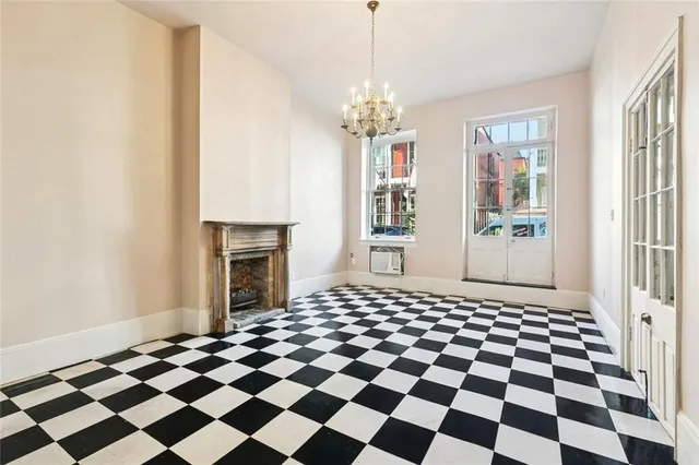 $1,500 | 1227 Chartres Street, Unit 1A, New Orleans, LA 70116