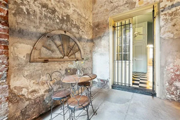 $1,500 | 1227 Chartres Street, Unit 1A, New Orleans, LA 70116