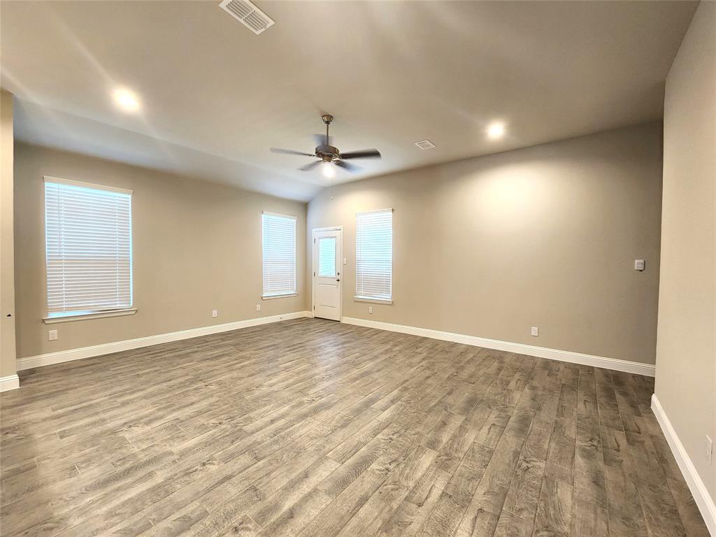 1521 Razorbill Road Denton, TX 76205 - Photo 13 of 35