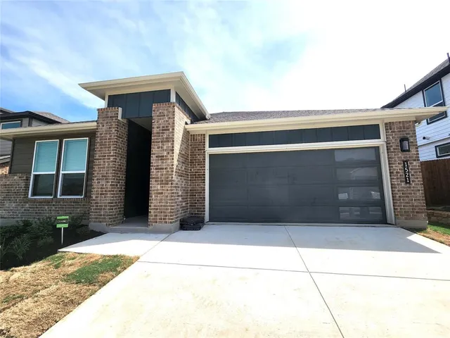 $2,700 | 1521 Razorbill Road, Denton, TX 76205