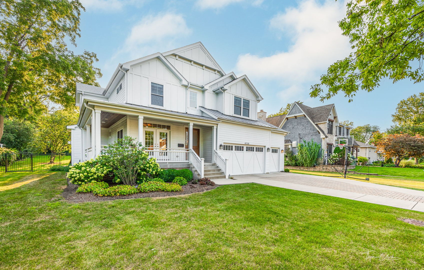 4720 Cumnor Road Downers Grove, IL 60515 - Photo 51 of 57 a front view of house with yard and green space