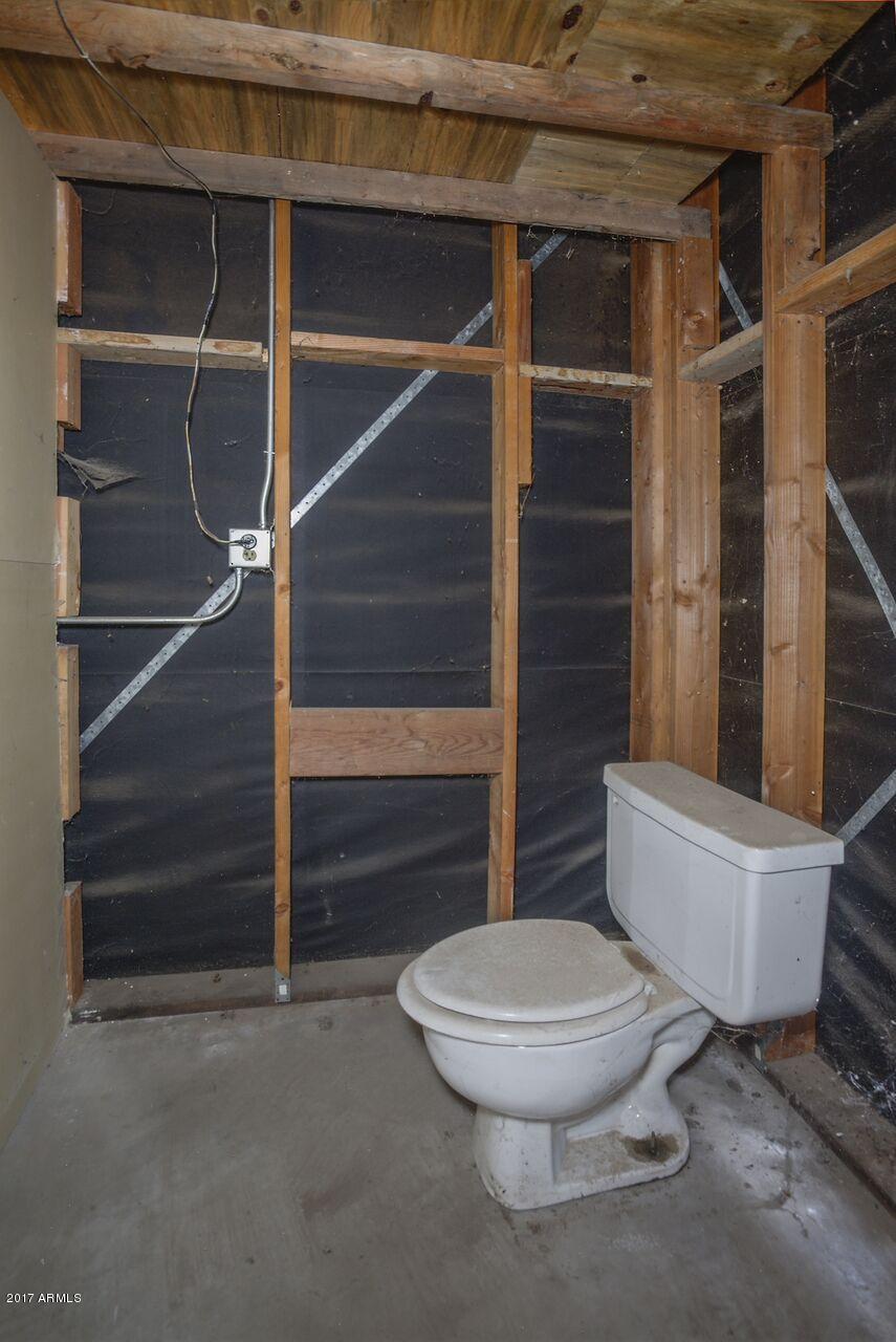 606 West Frontier Street Payson, AZ 85541 - Photo 34 of 34 Workshop Bathroom