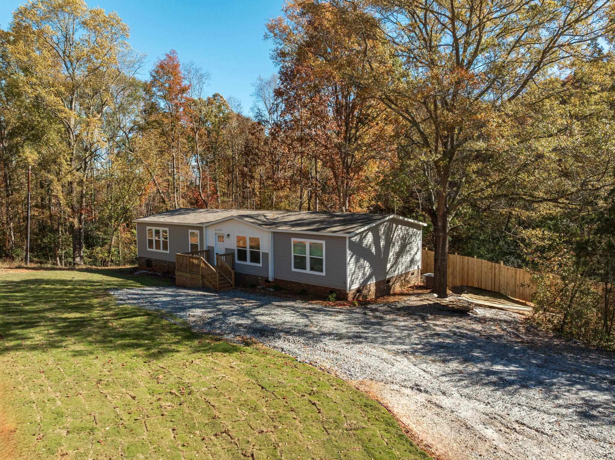 5223 Highway 11 Inman, SC 29349 - Photo 3 of 46